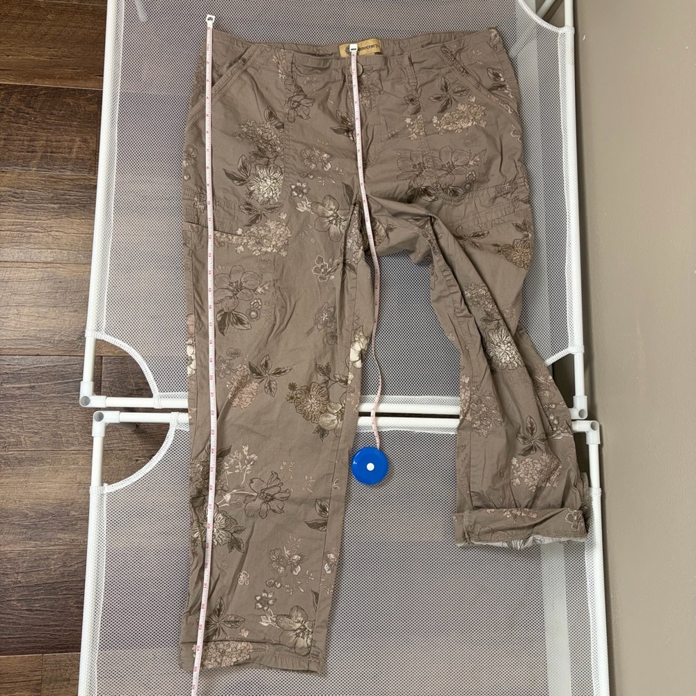 Democracy Flex-ellent Floral Cargo Pants Size 14 Khaki Tan Floral Boho Utility - Picture 15 of 16